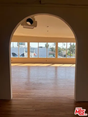 7600 Melrose Avenue N & O, Los Angeles, California 90046 — photo 5