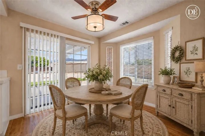 Dinning Room Staged Photo