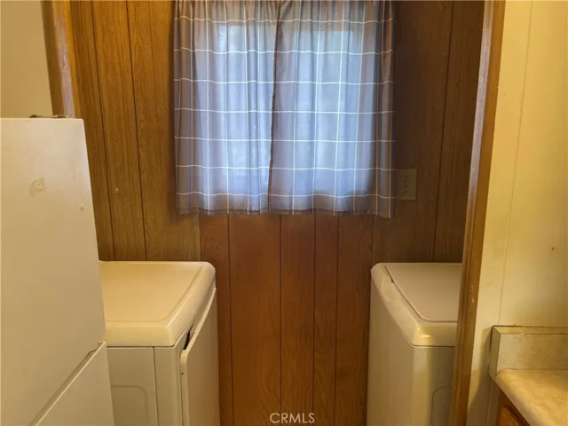 VIEW OF LAUNDRY AREA