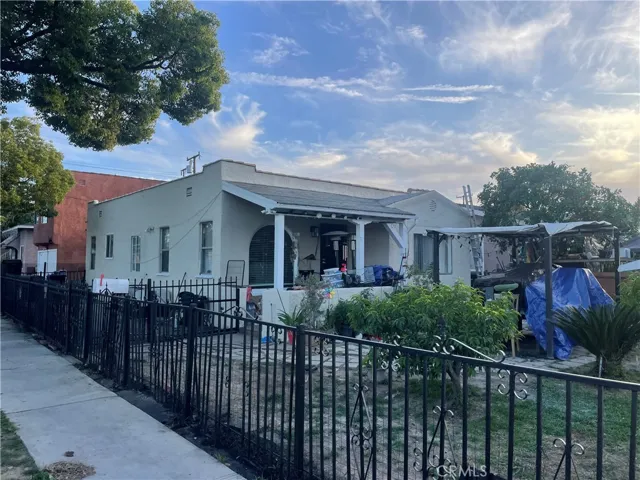 4056 E 55 Street, Maywood, California 90270