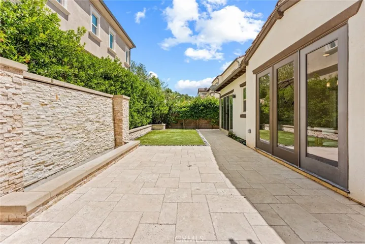 51 Stanza, Irvine, California 92620