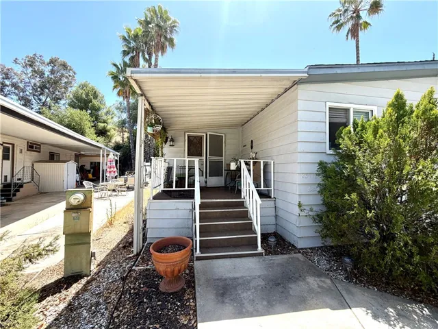 23118 Skylink, Canyon Lake, California 92587