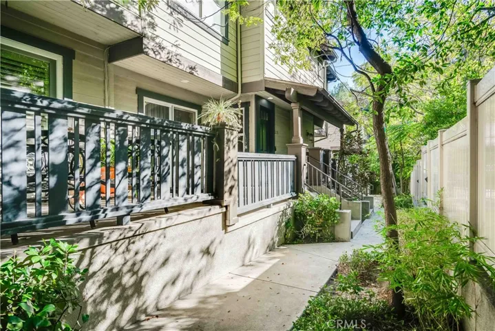 6300 Honolulu 205, La Crescenta, California 91214