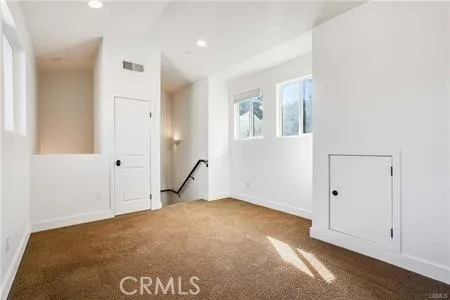 6300 Honolulu 205, La Crescenta, California 91214