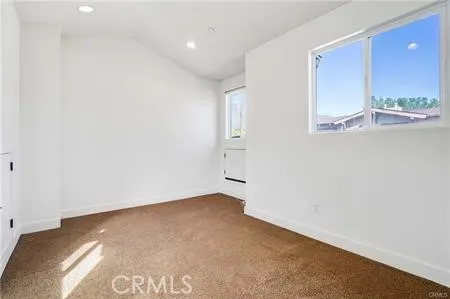 6300 Honolulu 205, La Crescenta, California 91214