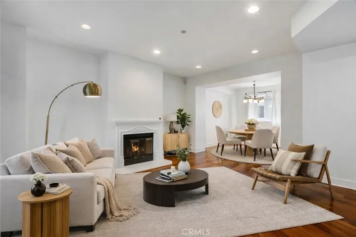 6300 Honolulu 205, La Crescenta, California 91214