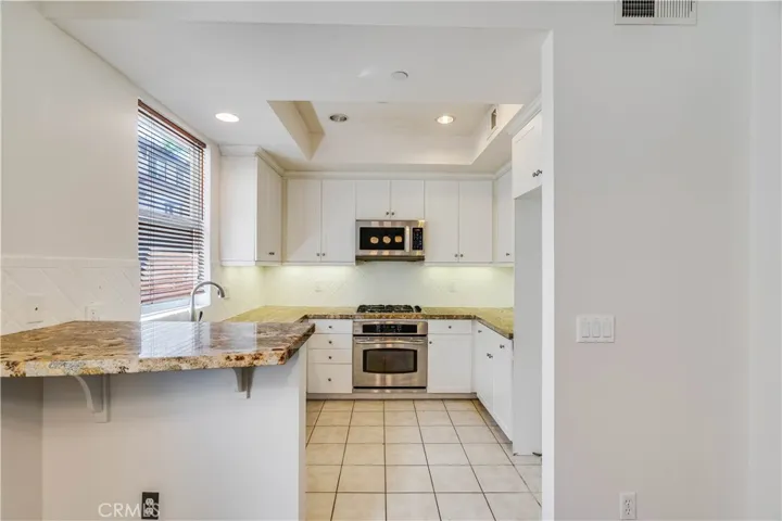 6300 Honolulu 205, La Crescenta, California 91214