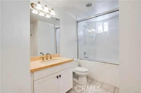 6300 Honolulu 205, La Crescenta, California 91214