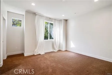 6300 Honolulu 205, La Crescenta, California 91214