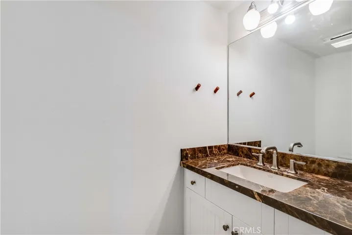 6300 Honolulu 205, La Crescenta, California 91214