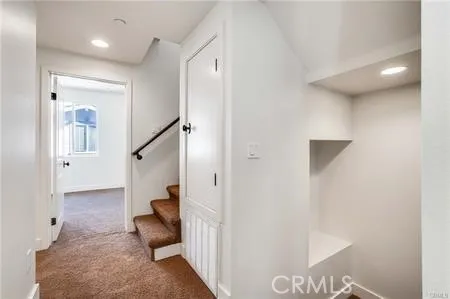 6300 Honolulu 205, La Crescenta, California 91214