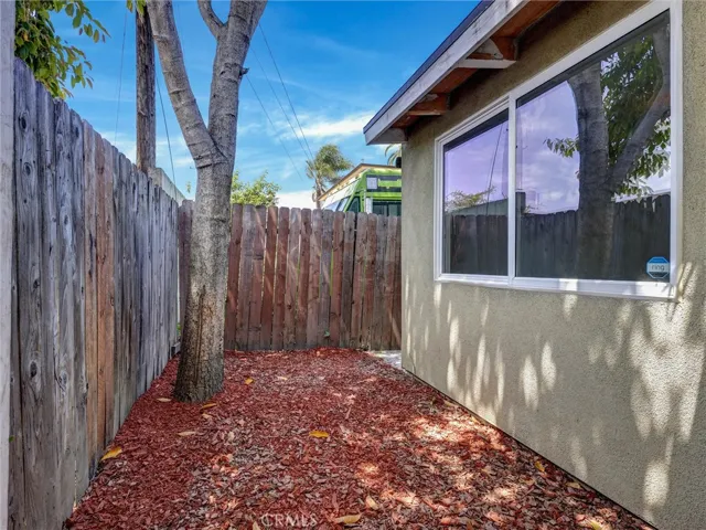 1204 E Smith, Long Beach, California 90806