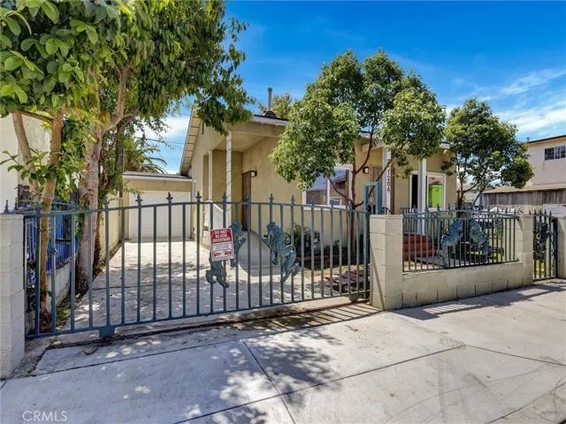 1204 E Smith, Long Beach, California 90806