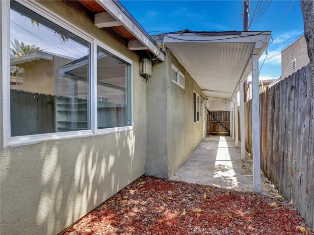 1204 E Smith, Long Beach, California 90806