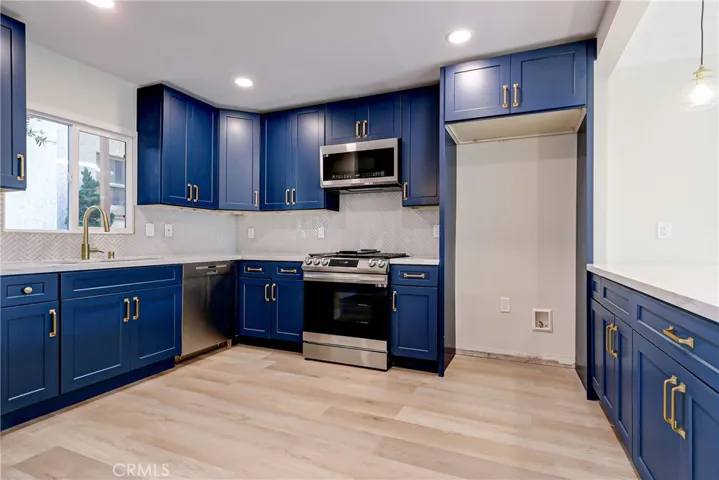 635 8th Place, Hermosa Beach, California 90254