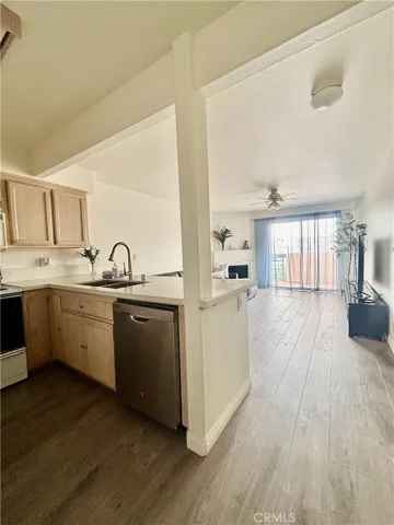 11410 Brookshire 421, Downey, California 90241
