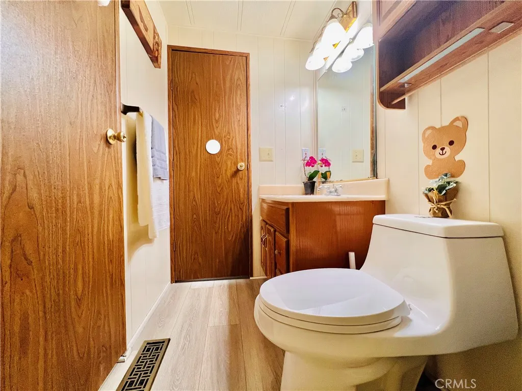 2nd bathroom - view 2