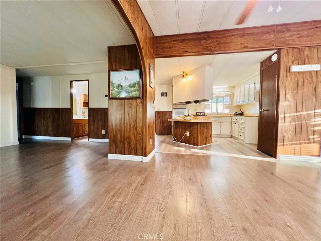 Living room - view 7