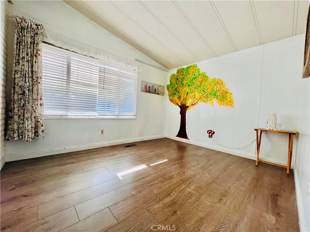 3rd bedroom - view 1