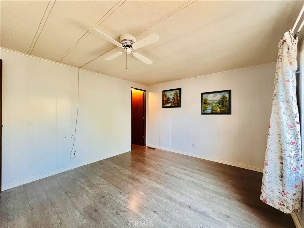 Master bedroom - view 2