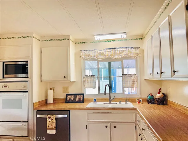 Kitchen - view 10