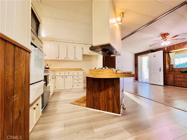 Kitchen - view 1