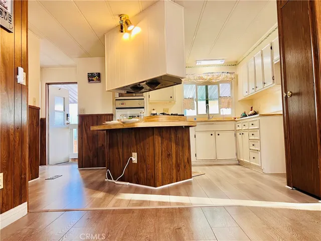 Kitchen - view 3