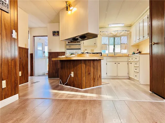 Kitchen - view 2