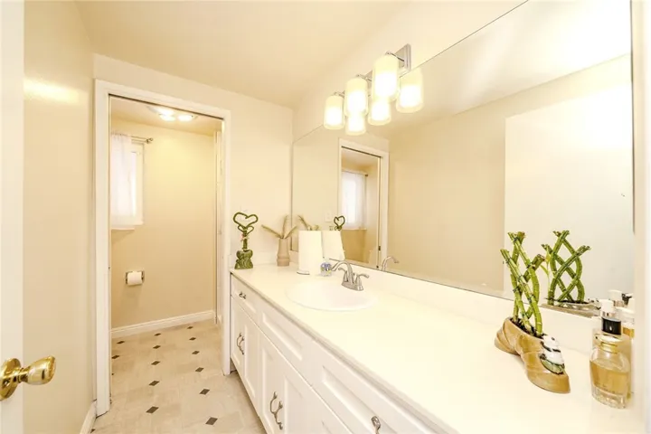 4908 Onyx, Torrance, California 90503