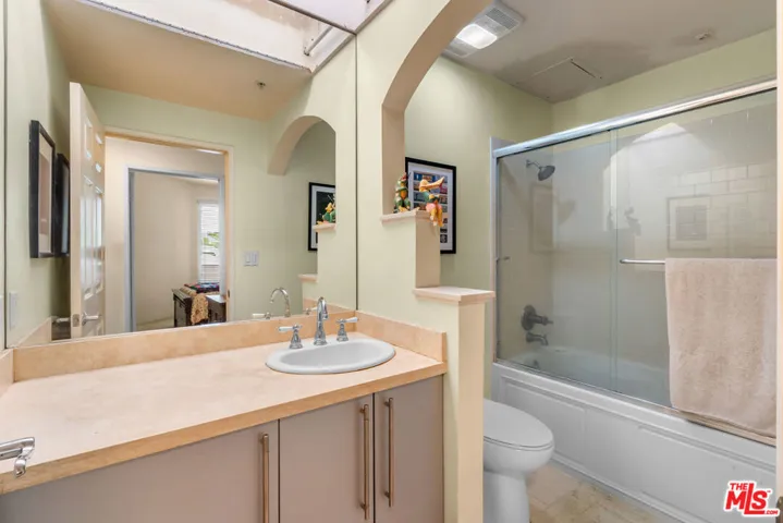 620 S Gramercy Place 222, Los Angeles, California 90005