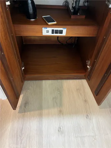 Vanity Usb & Electrical Connection