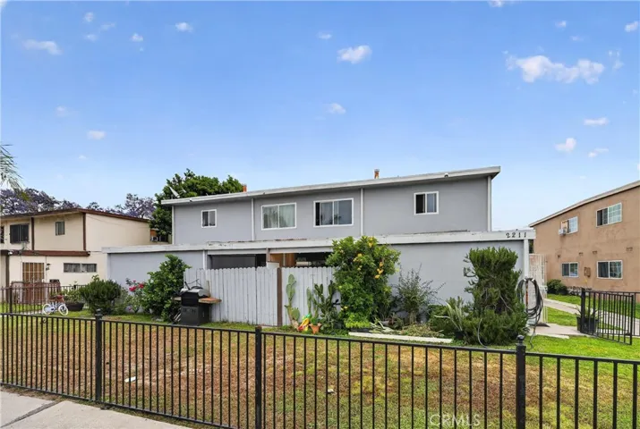 2211 S Fairview, Santa Ana, California 92704