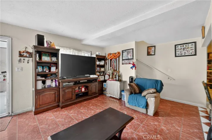 2211 S Fairview, Santa Ana, California 92704