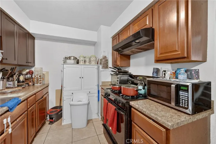 2211 S Fairview, Santa Ana, California 92704