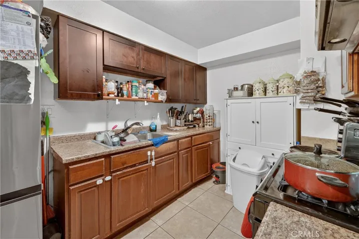 2211 S Fairview, Santa Ana, California 92704