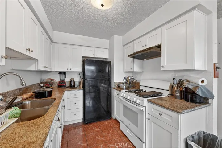 2211 S Fairview, Santa Ana, California 92704