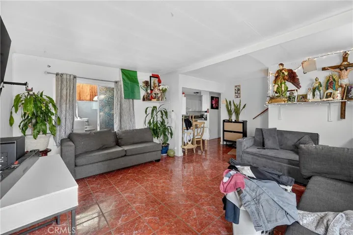 2211 S Fairview, Santa Ana, California 92704