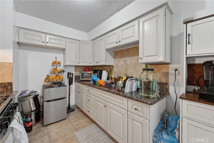 2211 S Fairview, Santa Ana, California 92704