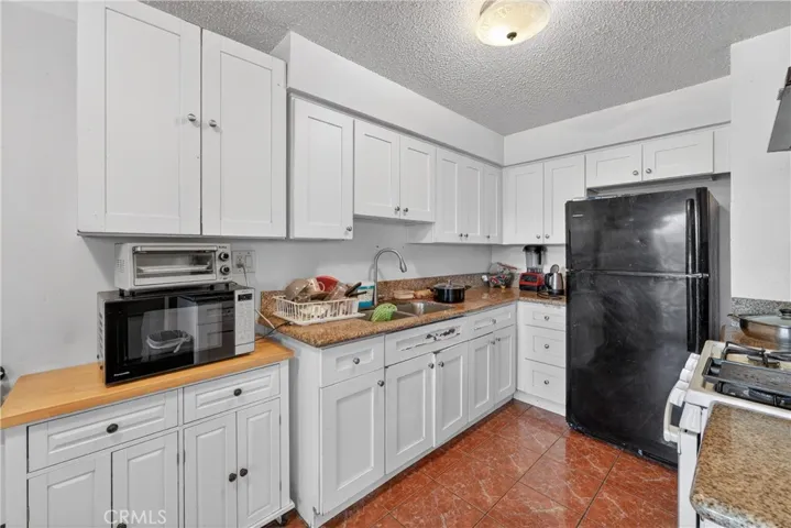 2211 S Fairview, Santa Ana, California 92704