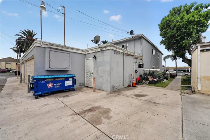 2211 S Fairview, Santa Ana, California 92704