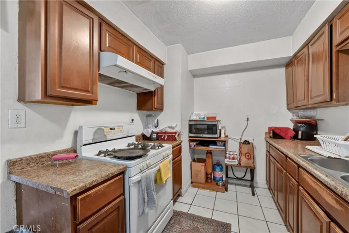 2211 S Fairview, Santa Ana, California 92704