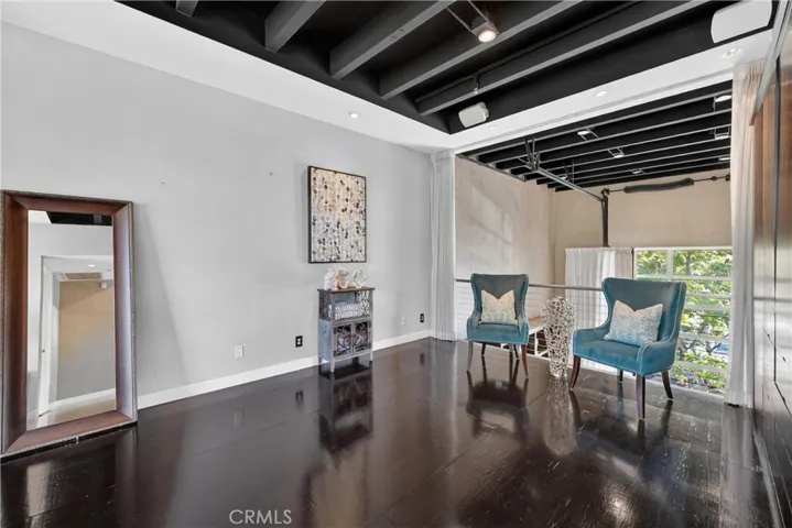 Oversized primary suite