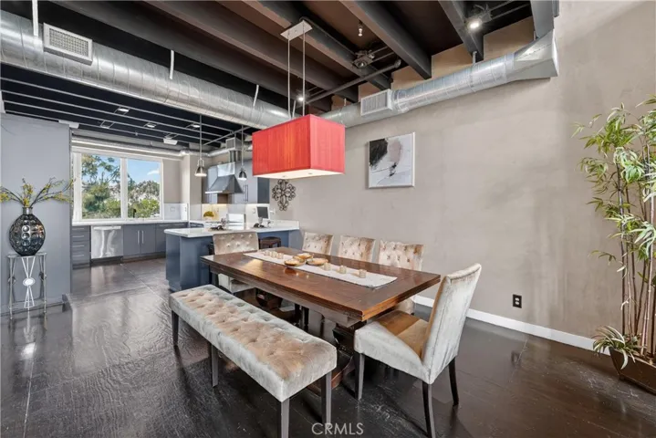 Seamless transition to chef's kitchen