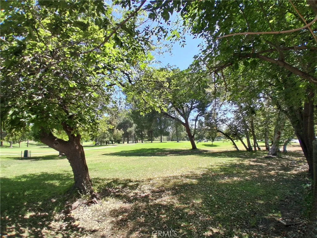 Public 18-hole golf course operated by the City of Los Angeles.