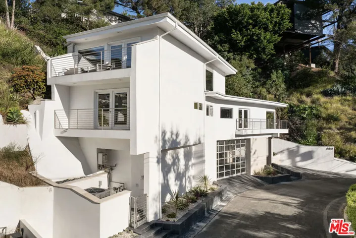3111 Belden Drive, Los Angeles, California 90068