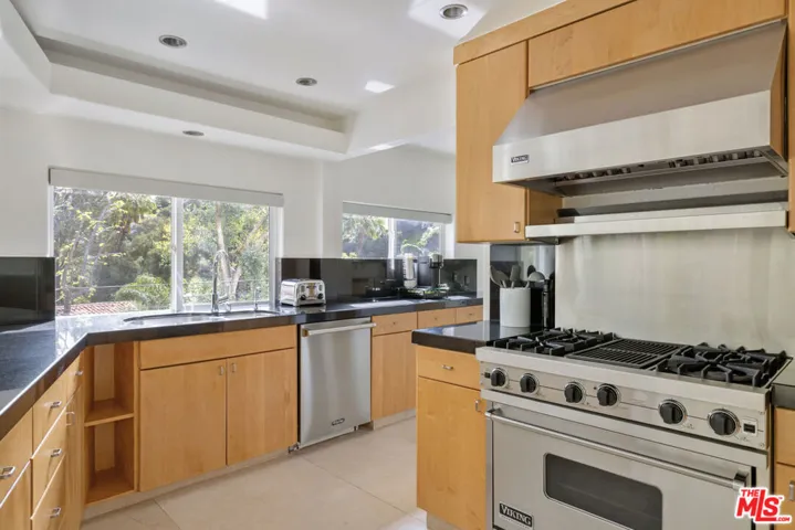 3111 Belden Drive, Los Angeles, California 90068