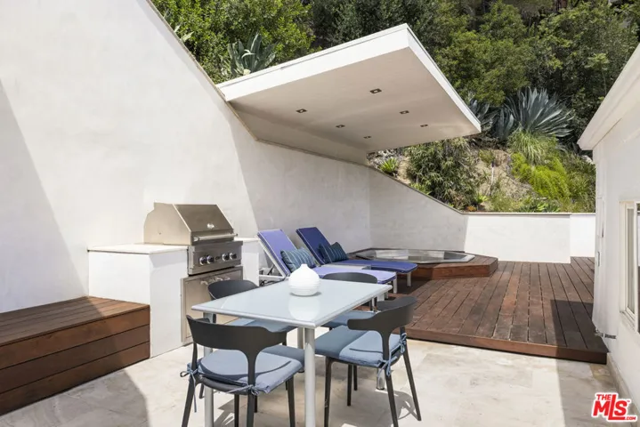 3111 Belden Drive, Los Angeles, California 90068