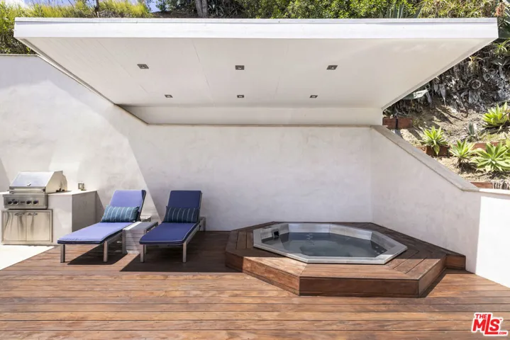 3111 Belden Drive, Los Angeles, California 90068