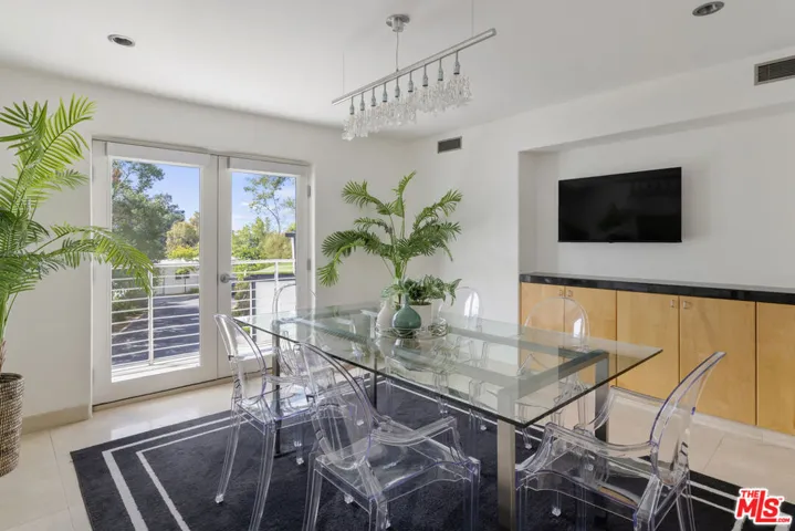 3111 Belden Drive, Los Angeles, California 90068