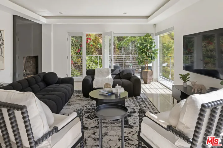3111 Belden Drive, Los Angeles, California 90068